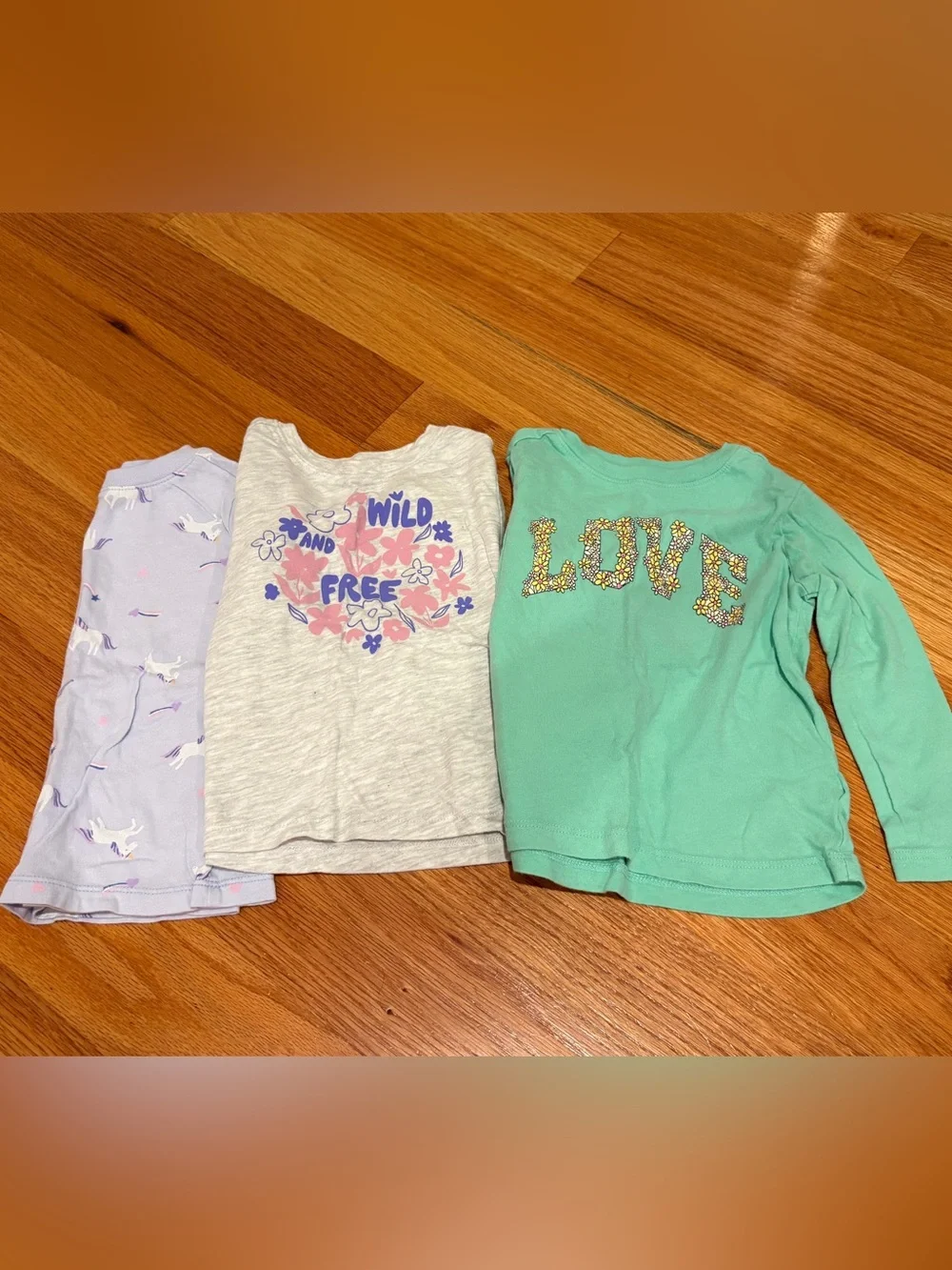 Old Navy Girls' Graphic Tees Long Sleeve- Mint, Light Gray & Lavender 3 pack